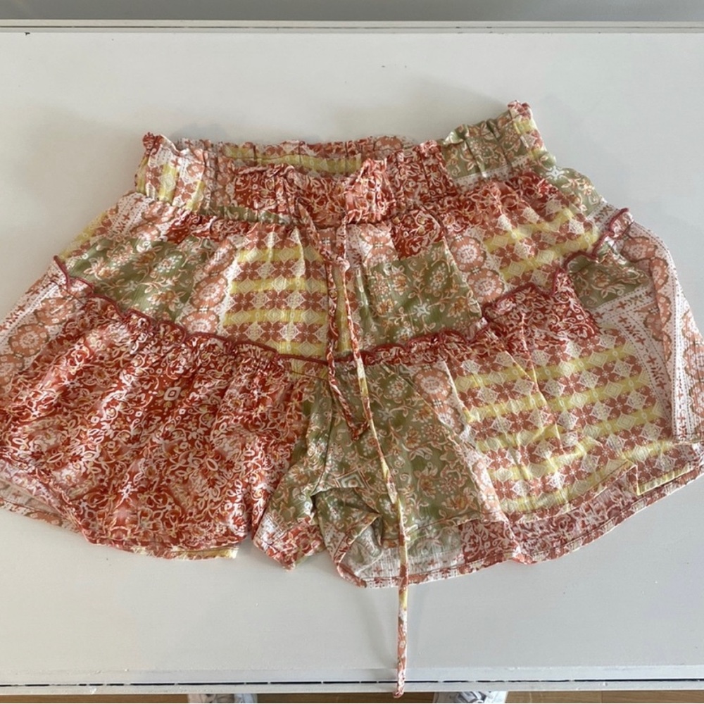 ISO altard state flowy shorts